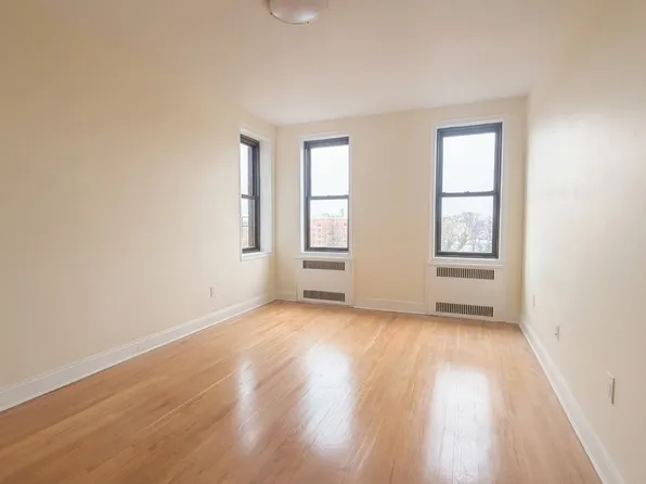 2147 East 17th Street image 1 of 5