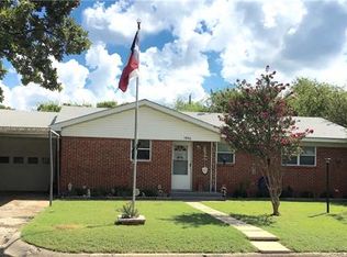 1806 N Colorado St, Decatur, TX 76234