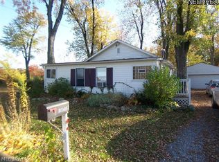 3145 Edgewater Dr, Vermilion, OH 44089