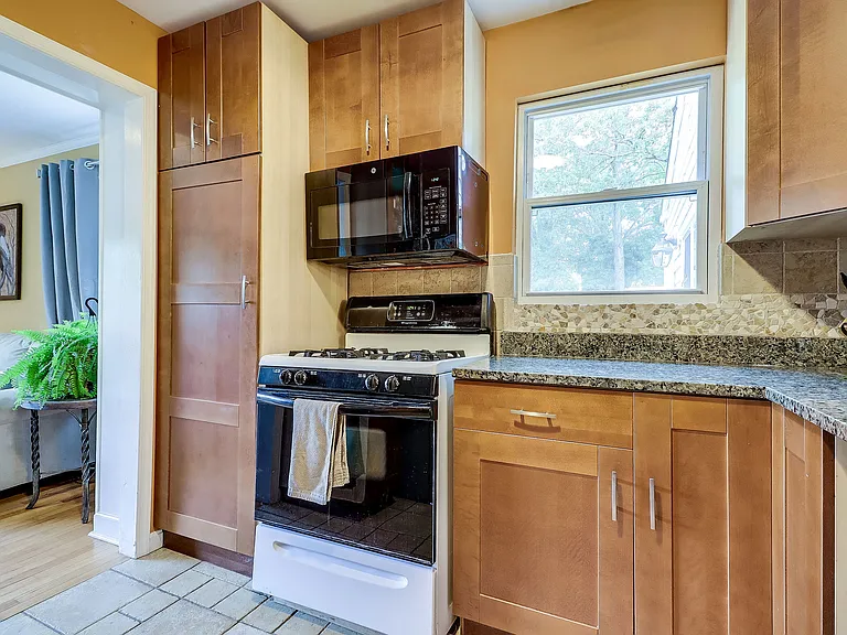 8113 Carlyle Pl — Photo 17
