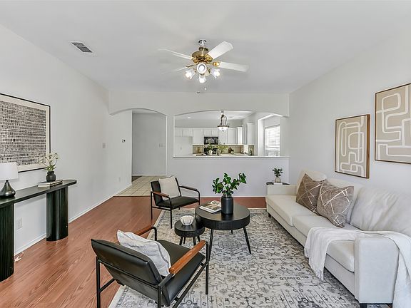 5th image of 804 Rio Bravo Dr