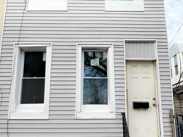 1211 W Firth St, Philadelphia, PA 19133