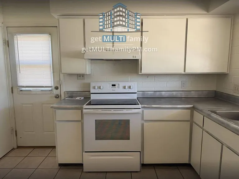 8407 E Coronado Rd #5 — Photo 4