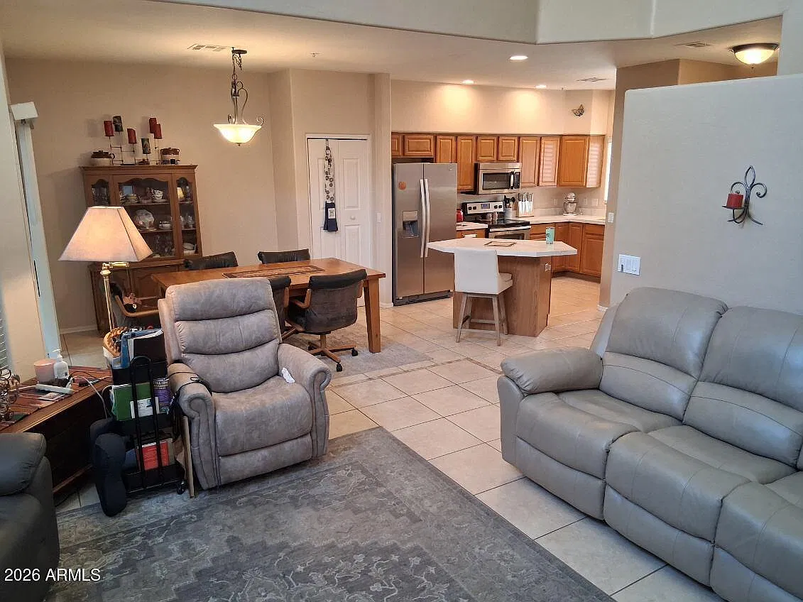 3 bed, 2.5 bath, 1504 sqft, $2,400 — Photo 3