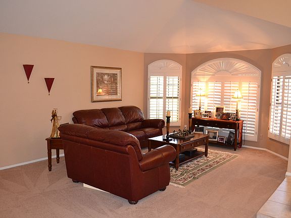 3rd image of 4536 E Vista Dr