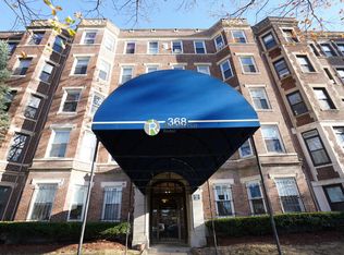368 Riverway APT 17, Boston, MA 02115