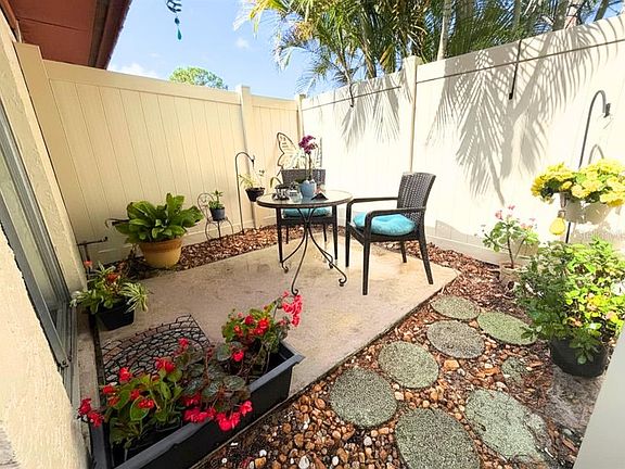 2nd image of 2074 Sunset Point Rd APT 137