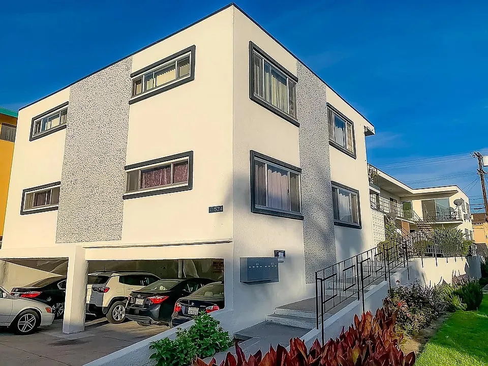 2 bed, 1039 sqft, $2,695 — Photo 1