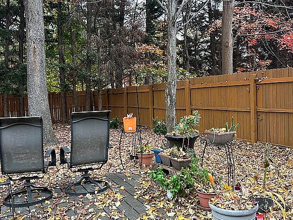 4th image of 3014 Southampton Dr