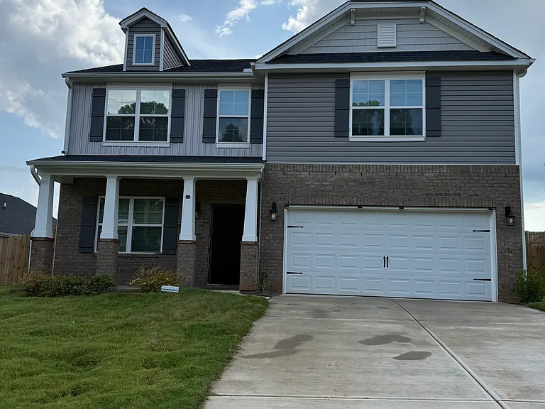 2565 Summersby Dr — Photo 1
