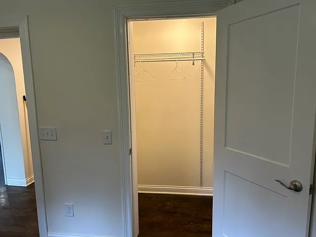 6956 Euclid Ave — Photo 18