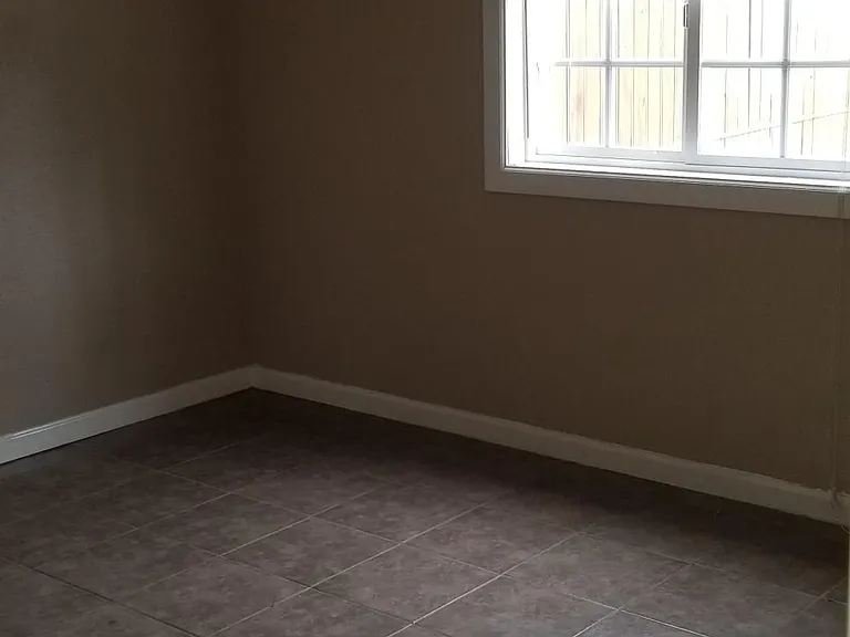 1630 N 17th Ave #2 — Photo 5