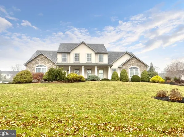 6 Augusta Ln, Fleetwood, PA 19522