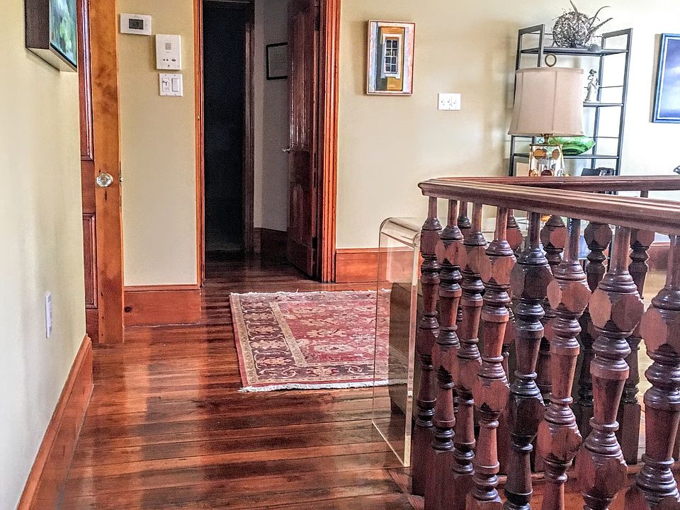 Upper Foyer