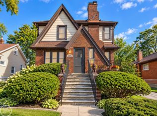 22905 Violet St, Saint Clair Shores, MI 48082