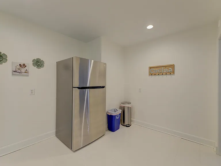 1623 Brennen Rd #2 — Photo 5