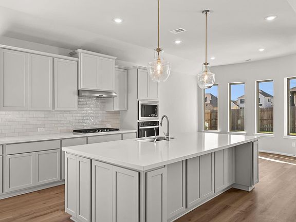 4th image of 32335 Mossy Pine Way