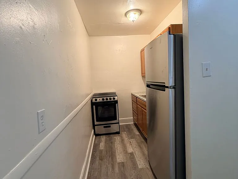 142 S Prince St — Photo 7