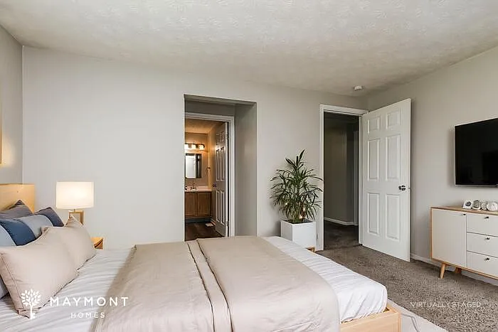 6477 Burkwood Dr — Photo 12