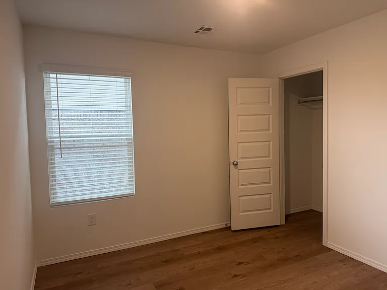 2100 W 30th Ave — Photo 10