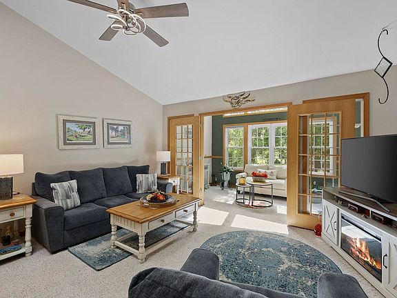 3rd image of 6217 Sharpsburg Dr