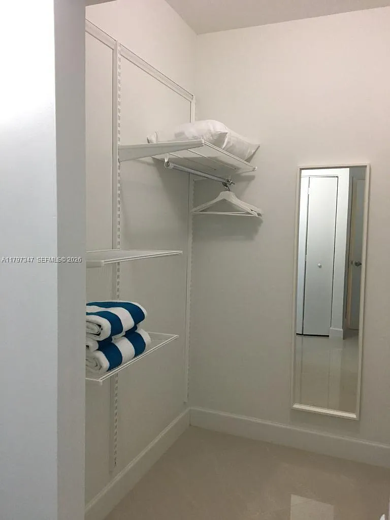 3 bed, 1320 sqft, $4,500 — Photo 2
