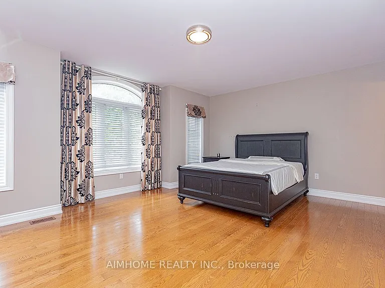 395 Princess Ave — Photo 20