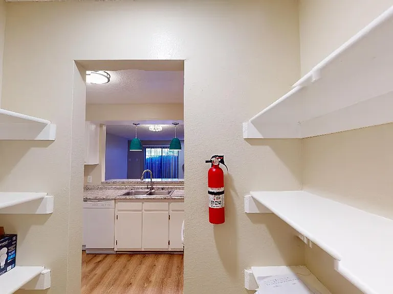 1855 Girard Blvd NE — Photo 47