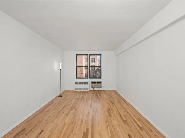 1577 East 17th Street image 14 of 24