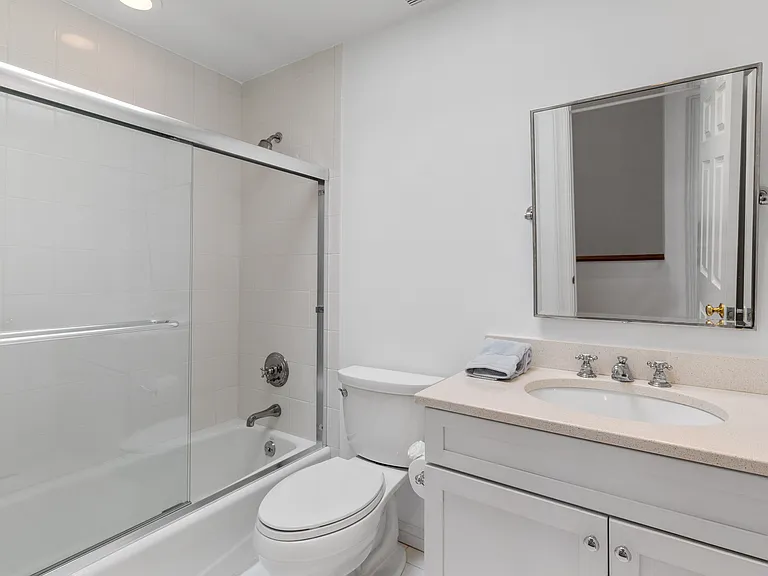 9 Eisenhower Dr — Photo 26