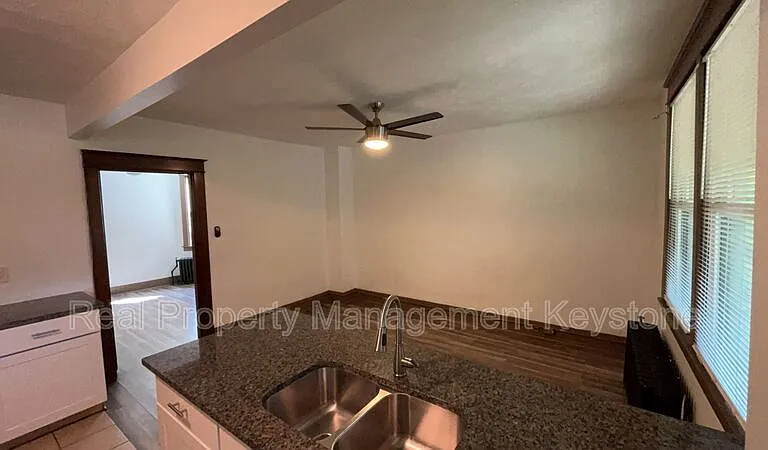 1247 Chartiers Ave #3 — Photo 4