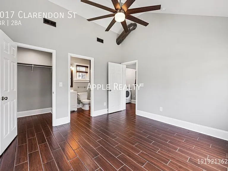 1017 Clarendon St — Photo 9