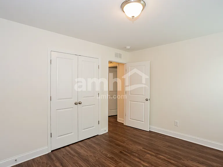 144 Twin River Dr — Photo 24