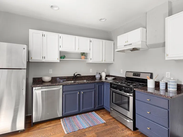 139 Hanover St — Photo 9