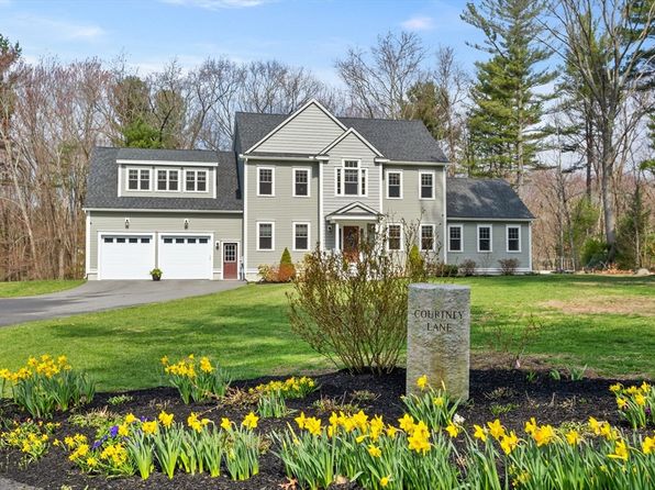 1 Courtney Ln, Westford, MA 01886