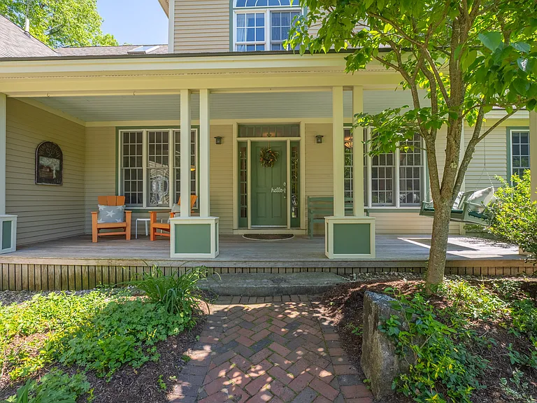 55 Hardy Rd — Photo 16