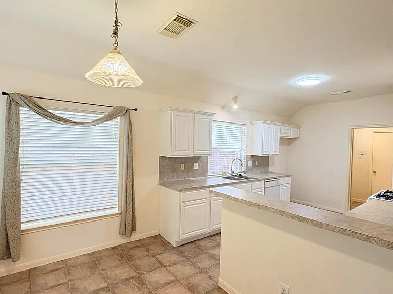 12918 Stratford Mill Ln — Photo 7