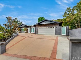 16601 Calneva Dr, Encino, CA 91436
