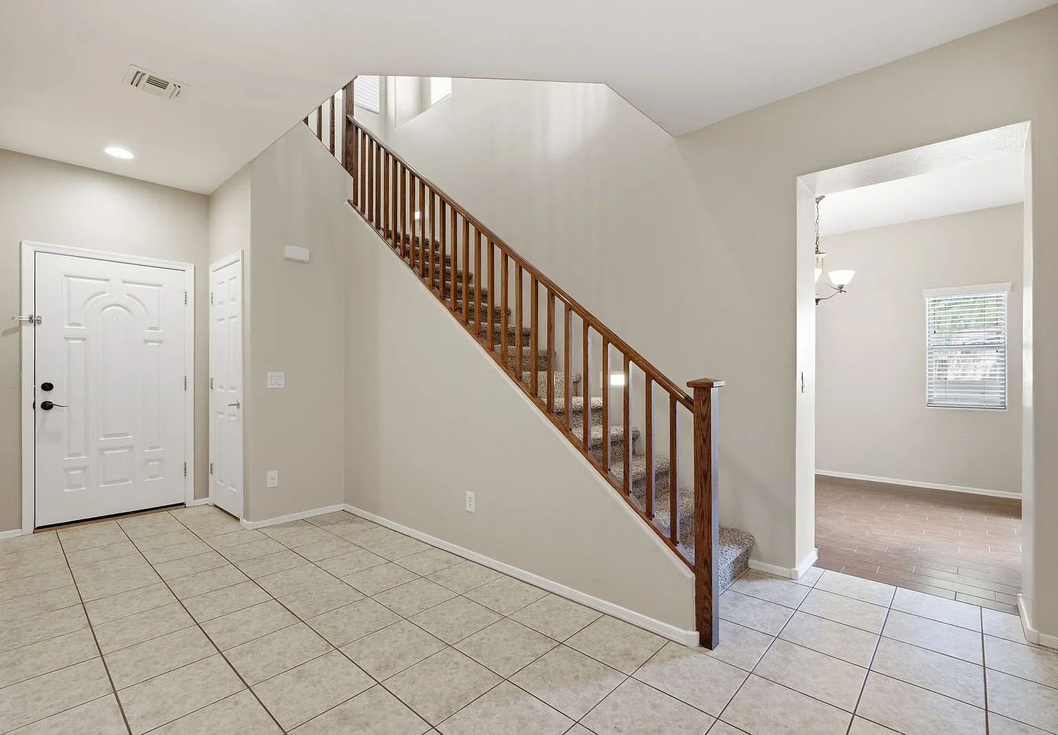 4 bed, 1574 sqft, $2,000 — Photo 3