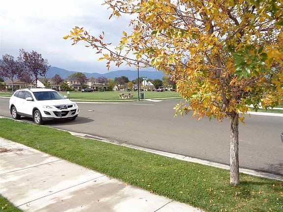 2nd image of 1425 Pin Oak Dr
