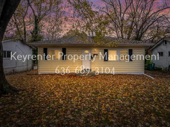 10521 Duke Dr, Saint Louis, MO 63136