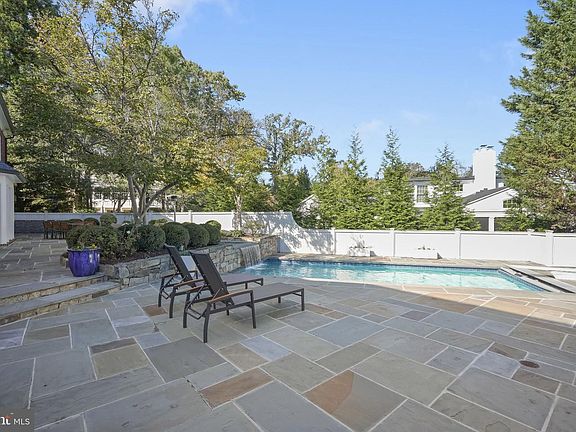2nd image of 6009 Highland Dr