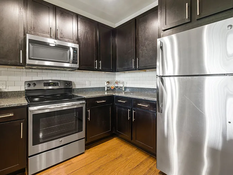 Parkside Place Apartments — Photo 15