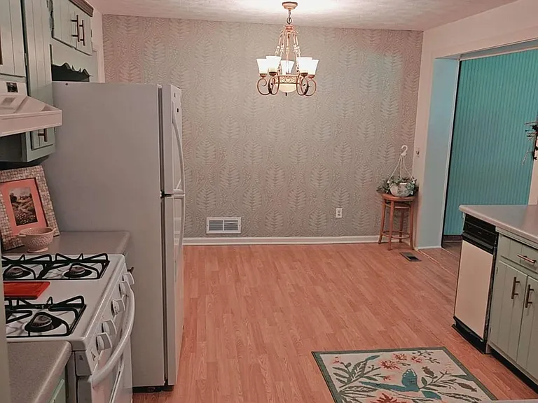 4400 Winding Creek Dr — Photo 3
