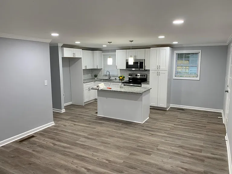 195 King Blvd — Photo 2