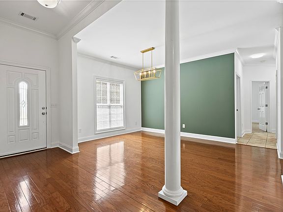 4th image of 1300 Tulip Ct