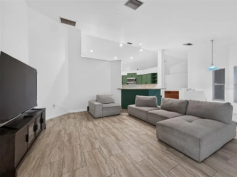 13405 SW 86th Ave — Photo 12