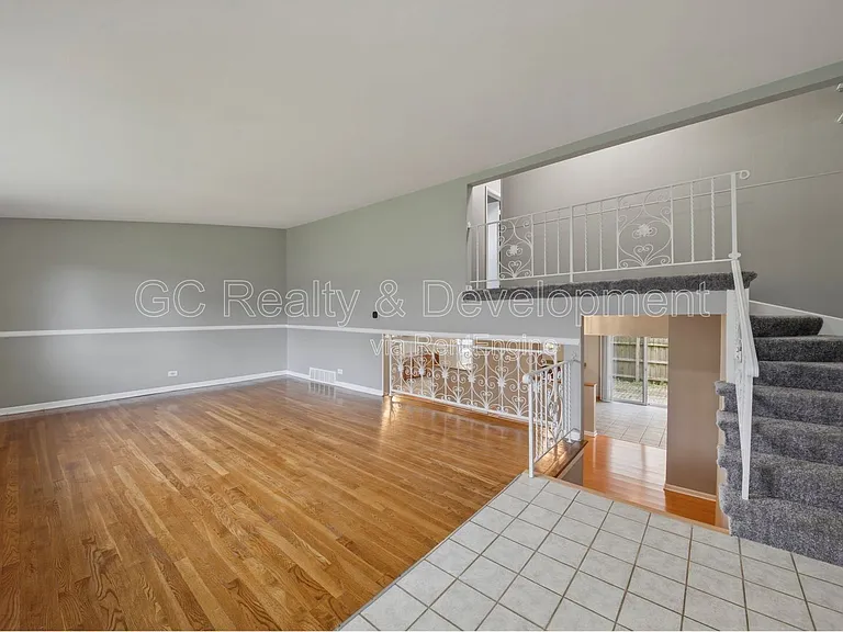 9517 Terrace Pl — Photo 2