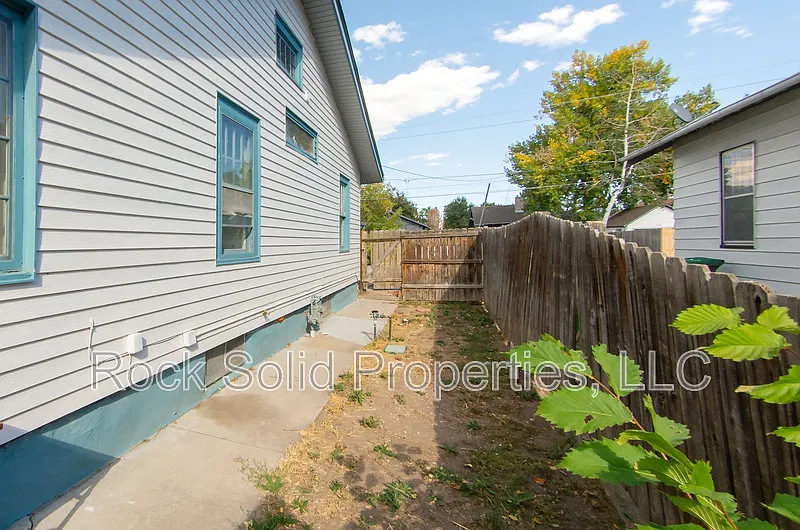 2 bed, 1.0 bath, 1290 sqft, $1,250 — Photo 4