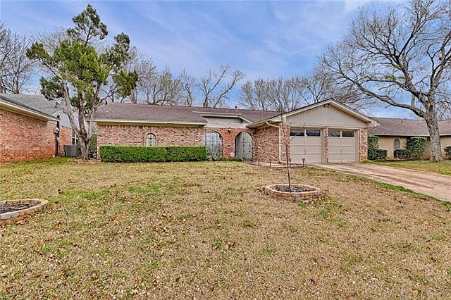 1st image of 3815 Glenbrook Dr